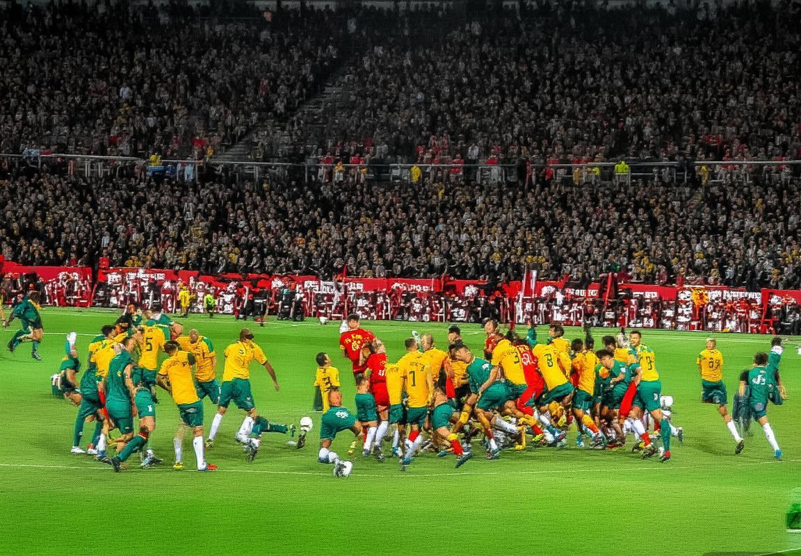 巴西VS塞维利亚：世界杯冠军与塞维利亚巅峰对决纪实(图1)